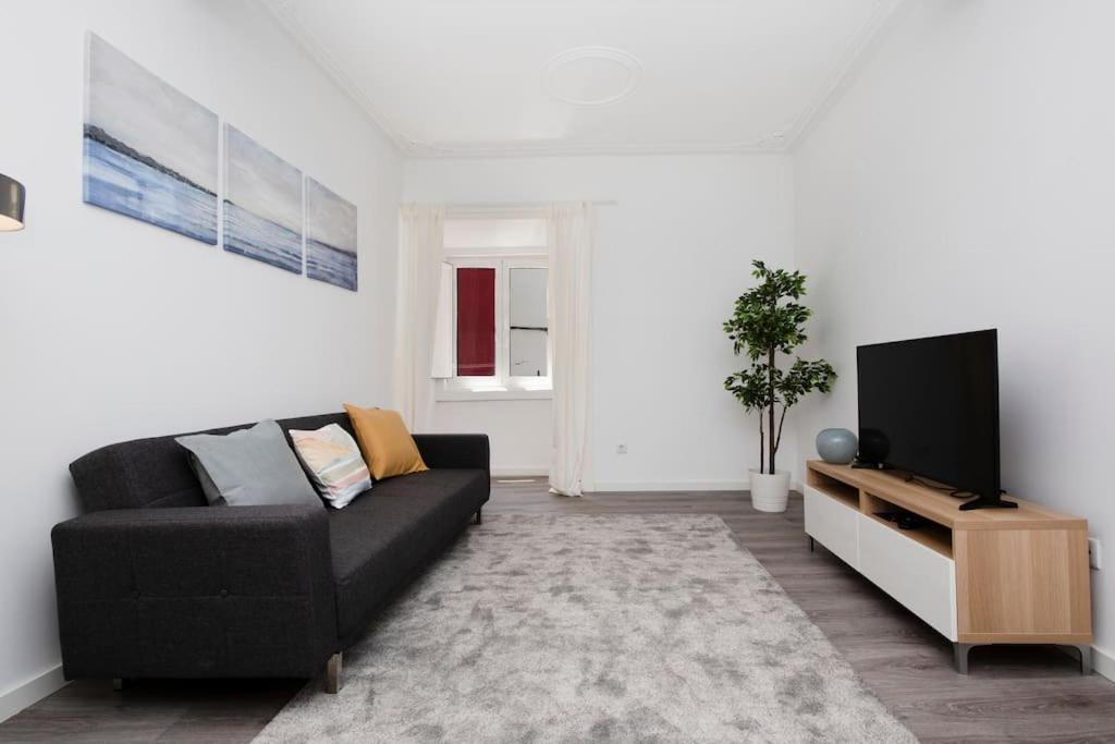 Santa Marta Cozy Apt W/ Ac Lisbona Esterno foto